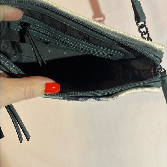 Simply Vera Wang Purse - Picture 7 of 14